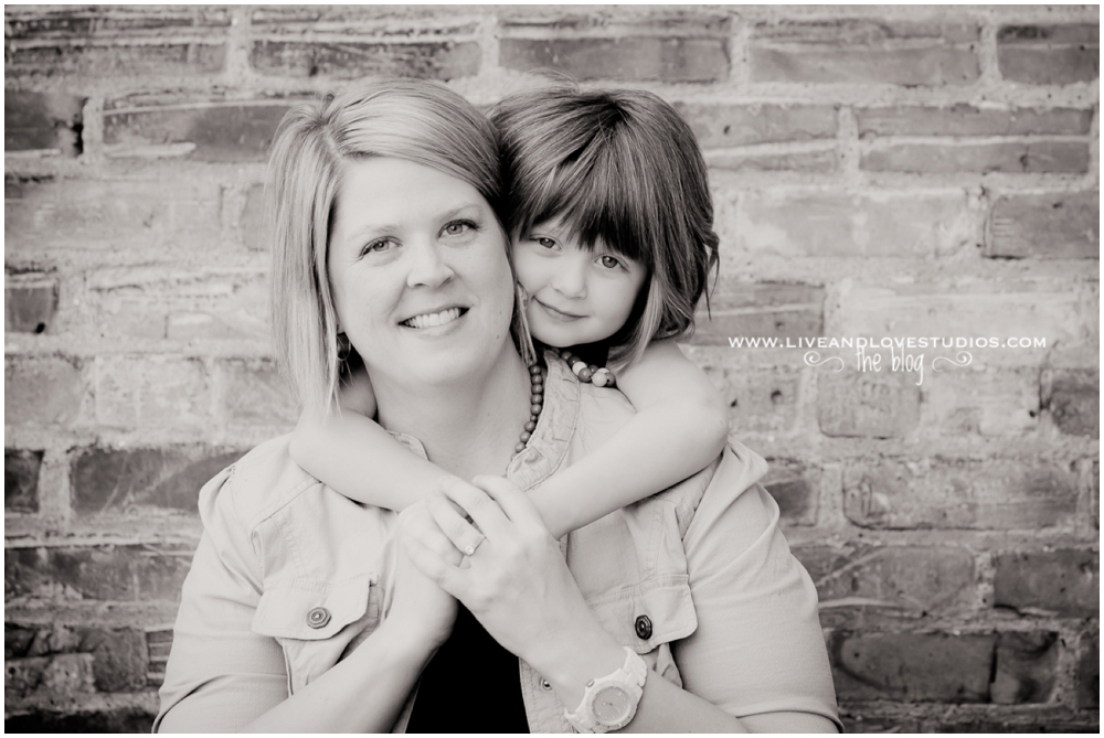 Minneapolis St. Paul MN Mother and child Photography | Live and Love Studios