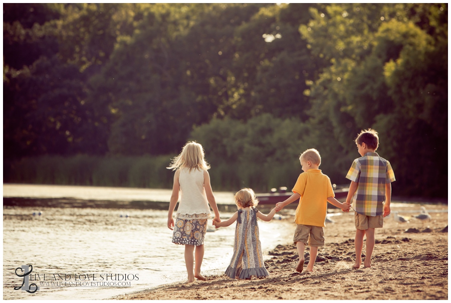 03-minneapolis-st-paul-minnesota-family-sibling-beach-photography