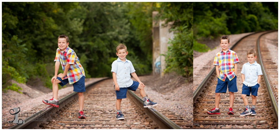 06-minneapolis-st-paul-minnesota-family-sibling-brothers-photographer-railroad-tracks