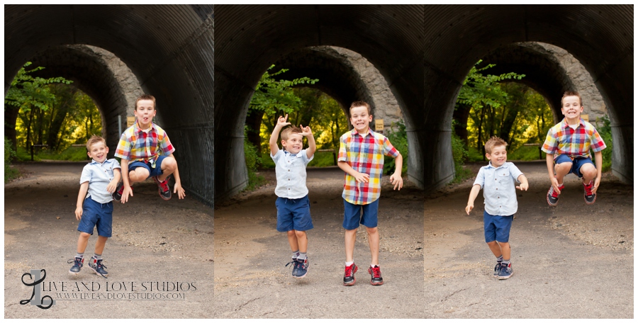 08-minneapolis-st-paul-minnesota-family-sibling-brothers-jumping-lifestyle-photography