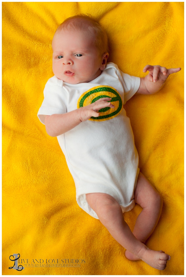 05-minneapolis-st-paul-minnesota-newborn-photographer-green-bay-packers