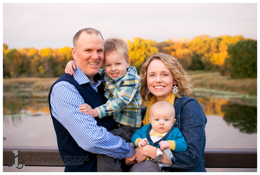 07-French-Park-Minneapolis-MN-Family-Fall-Colors-Photography-bridge-water