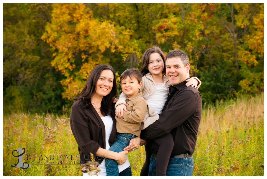 09-Minnepolis-St-Paul-MN-Family-field-fall-colors-Photography