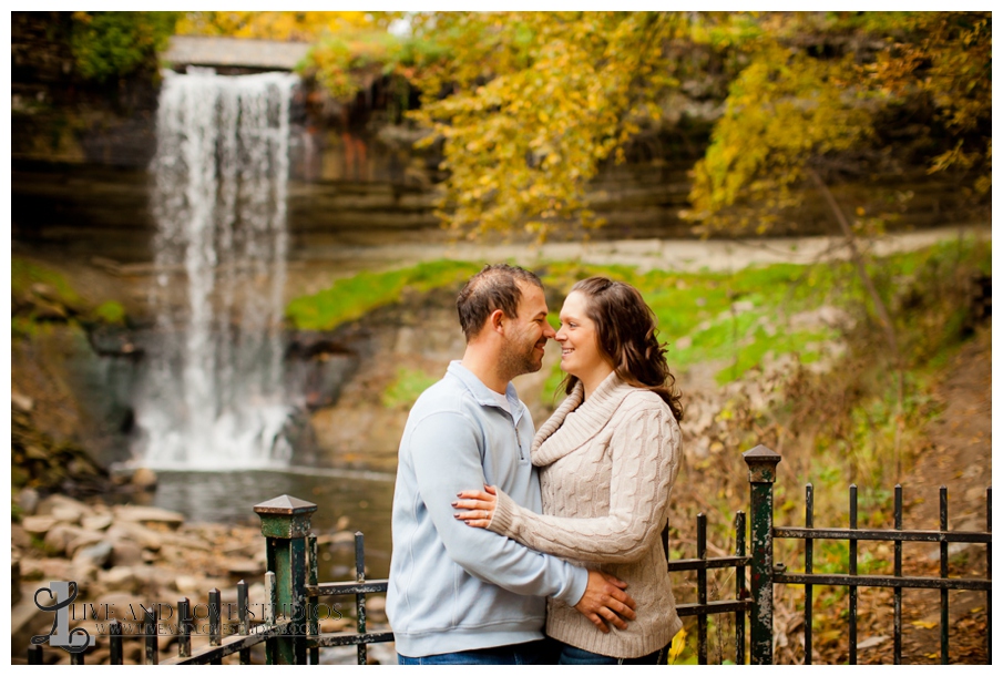 14-minneapolis-st-paul-mn-engagement-and-wedding-photographer-waterfall