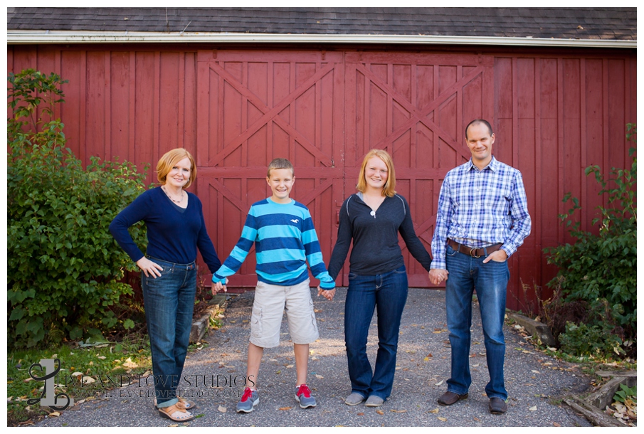 Minneapolis St. Paul MN Family Photography in front of a barn | Live and Love Studios