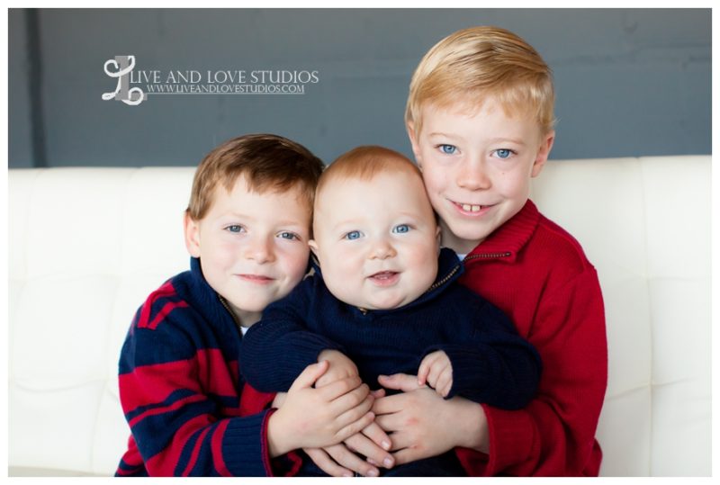 02-minneapolis-st-paul-family-studio-photographer-siblings-brothers