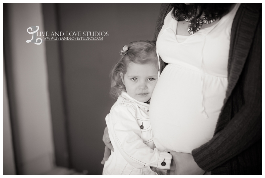 08-minneapolis-st-paul-family-maternity-studio-photographer