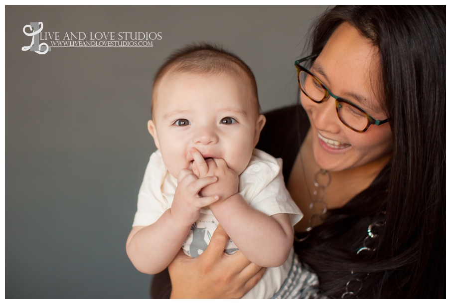 10-minneapolis-st-paul-family-studio-photography-mom-with-son