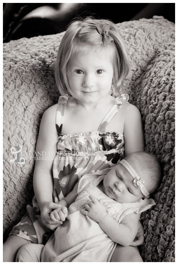 Inver-Grove-Heights-MN-Natural-Light-Lifestyle-Family-Newborn-Photographer_0003.jpg