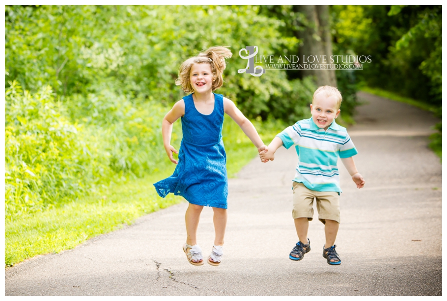 Minneapolis-St-Paul-MN-Natural-Light-Family-Siblings-Photographer_0004.jpg