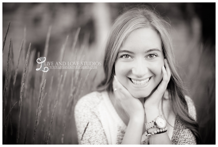 Minneapolis-St-Paul-MN-Natural-Light-High-School-Senior-Photographer_0007.jpg