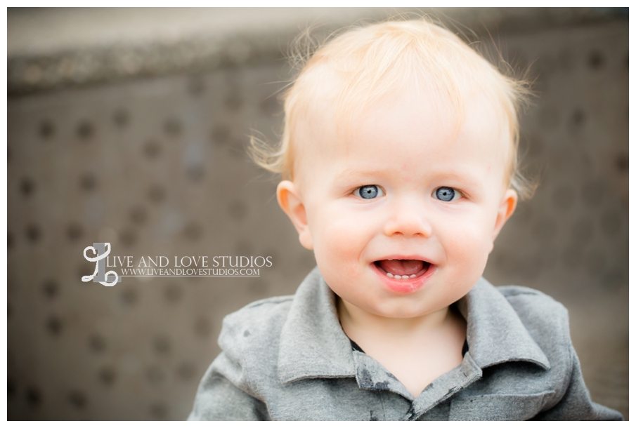 Minneapolis-St-Paul-MN-Natural-Light-Urban-Infant-Photographer_0005.jpg