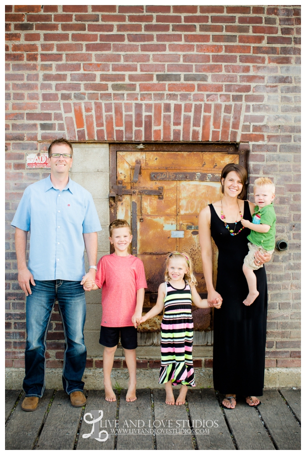 Minneapolis-St-Paul-MN-Natural-Light-Urban-Family-Photographer_0021.jpg