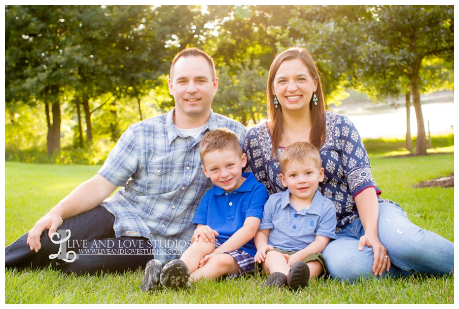 Minneapolis-St-Paul-MN-Child-and-Family-Photographer-brothers-park_0010.jpg