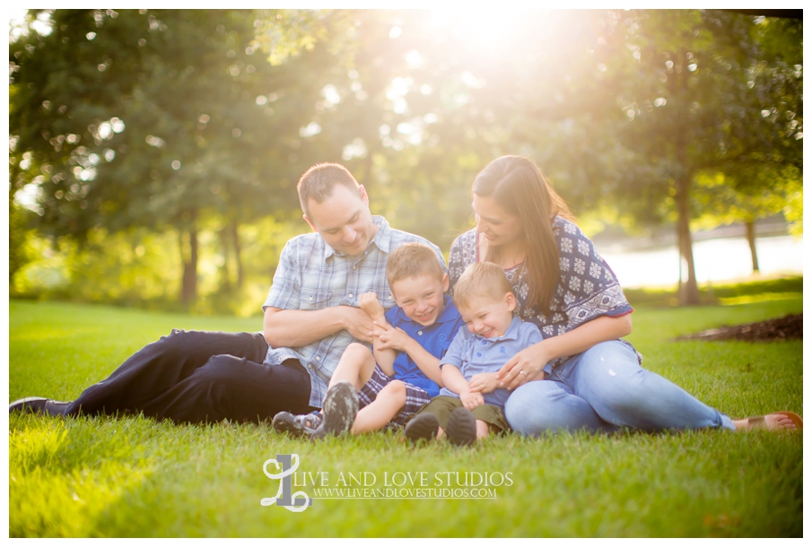 Minneapolis-St-Paul-MN-Child-and-Family-Photographer-brothers-park_0012.jpg