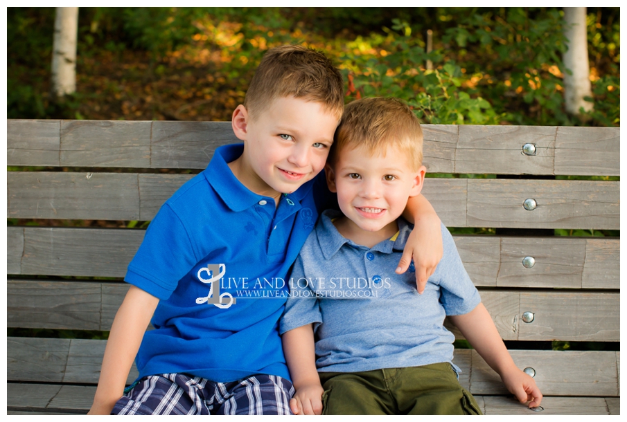 Minneapolis-St-Paul-MN-Child-and-Family-Photographer-brothers-park_0015.jpg