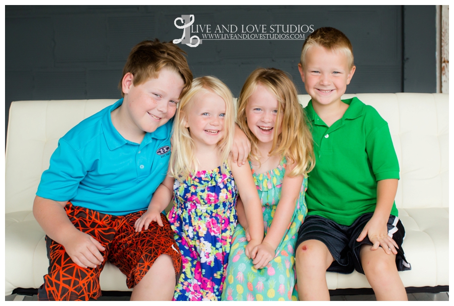 Minneapolis-St-Paul-MN-Child-and-Family-Studio-Photography_0001.jpg