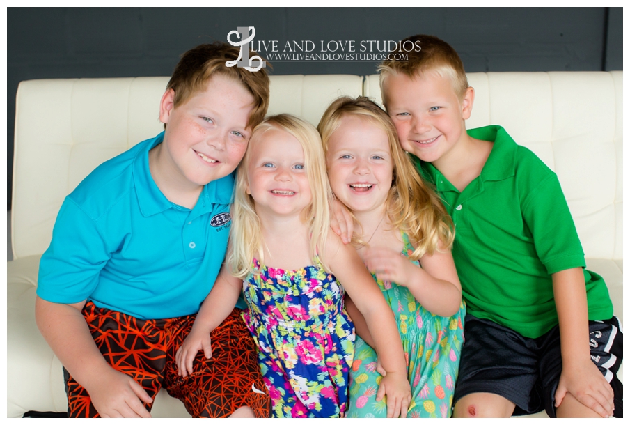 Minneapolis-St-Paul-MN-Child-and-Family-Studio-Photography_0002.jpg