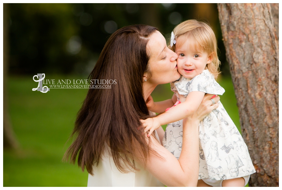 Plymouth-MN-Child-Family-twin-girls-Photography_0007.jpg