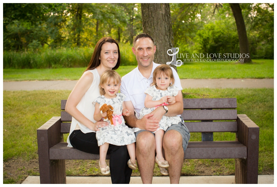 Plymouth-MN-Child-Family-twin-girls-Photography_0009.jpg