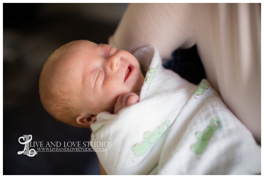 Minneapolis-Eagan-MN-Lifestyle-Newborn-Photography_0005.jpg