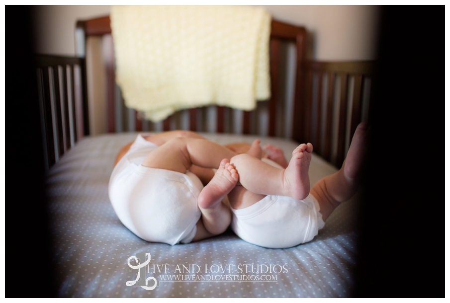 Minneapolis-Eagan-MN-Lifestyle-Newborn-Photography_0006.jpg