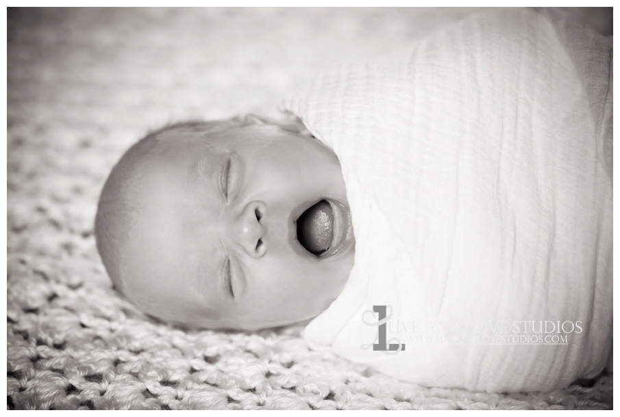 Minneapolis-Eagan-MN-Lifestyle-Newborn-Photography_0013.jpg