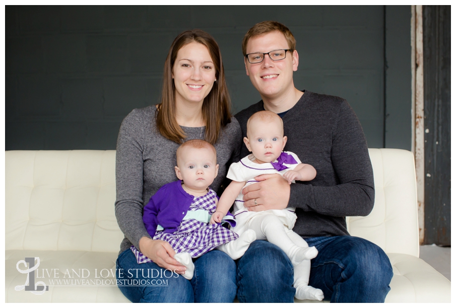 Minneapolis-St-Paul-MN-Family-Infant-Studio-Photographer-twin-girls_0001.jpg