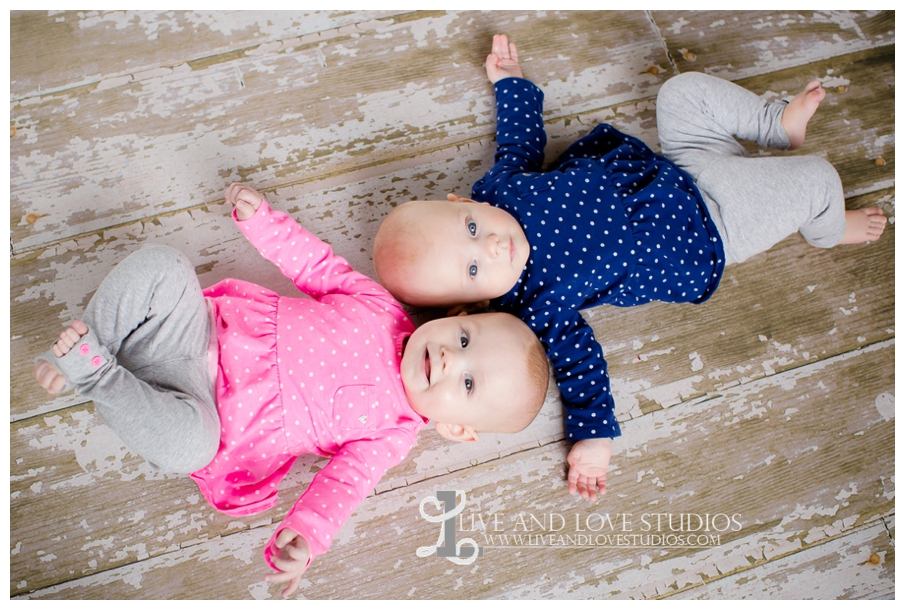 Minneapolis-St-Paul-MN-Family-Infant-Studio-Photographer-twin-girls_0011.jpg