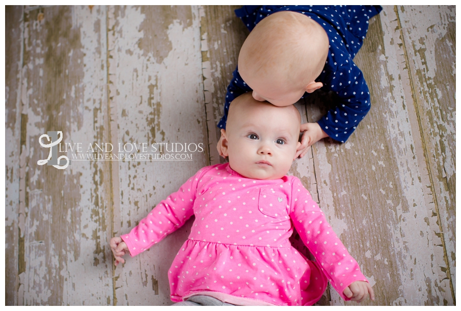 Minneapolis-St-Paul-MN-Family-Infant-Studio-Photographer-twin-girls_0012.jpg