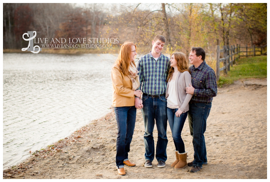 St-Paul-Eagan-MN-Family-Photographer-park-fall-colors_0008.jpg