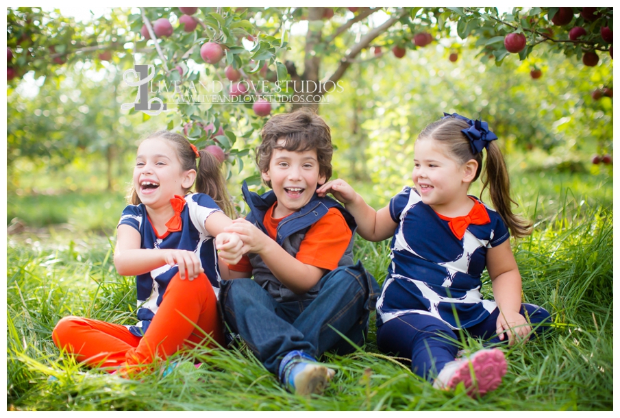 St-Paul-Lakeville-MN-Family-Child-Apple-Orchard-Photographer_0011.jpg