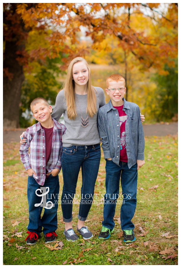 St-Paul-MN-Family-Child-Photography-fall-colors_0020.jpg