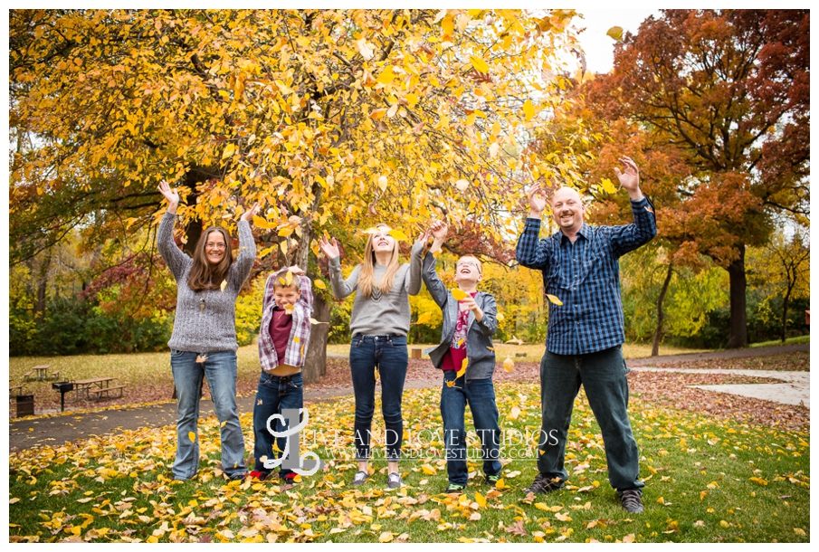 St-Paul-MN-Family-Child-Photography-fall-colors_0027.jpg