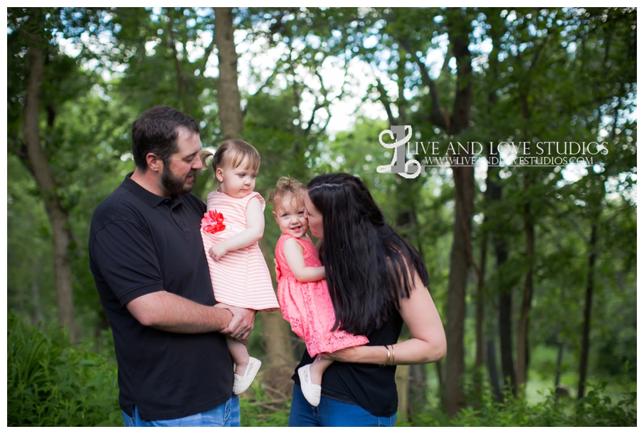 minneapolis-st-paul-mn-child-family-photography-twin-girls_0002.jpg