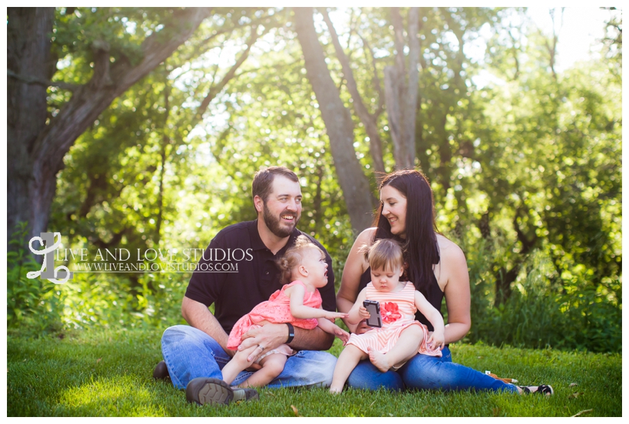 minneapolis-st-paul-mn-child-family-photography-twin-girls_0010.jpg