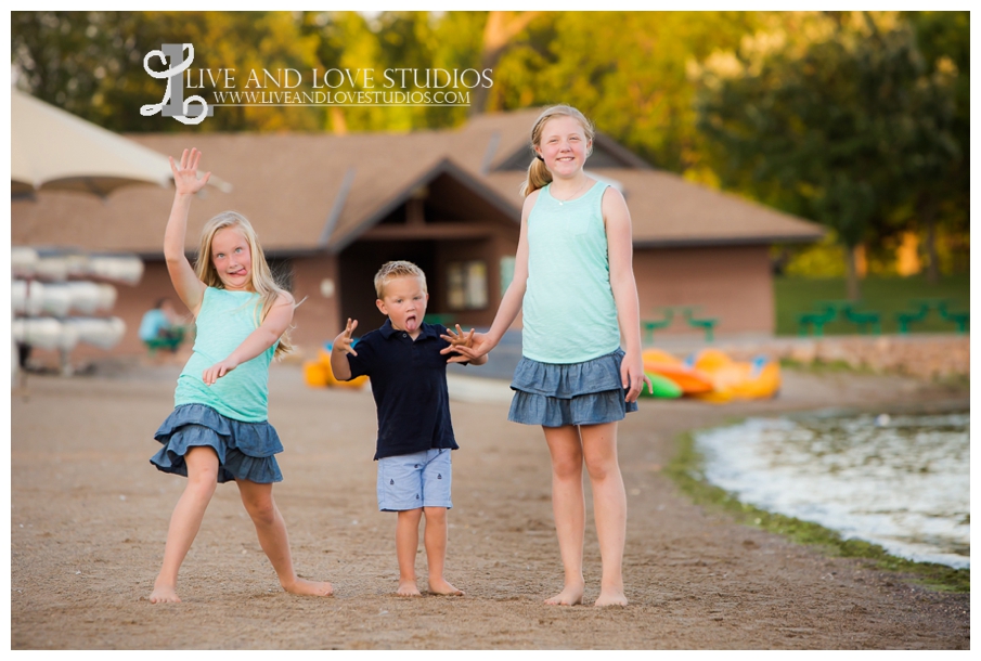 plymouth-mn-beach-family-photography_0012.jpg