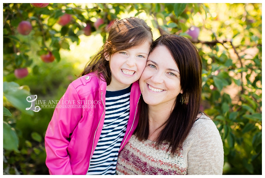 lakeville-mn-apple-orchard-family-photography_0003.jpg