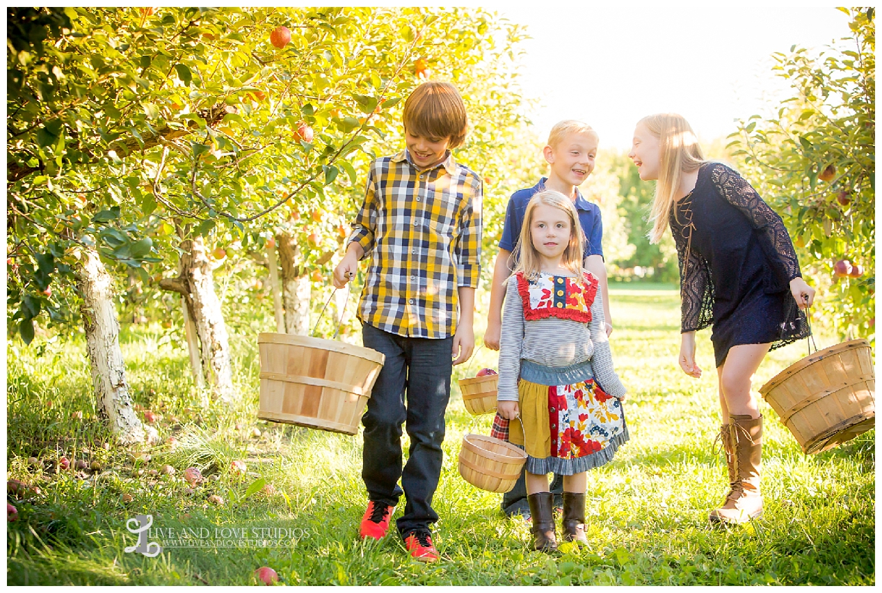 lakeville-mn-apple-orchard-family-photographer_0075.jpg