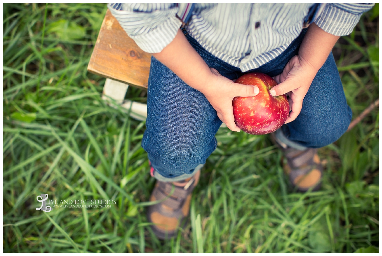 lakeville-mn-apple-orchard-family-photographer_0024.jpg