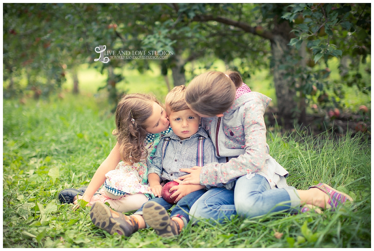 lakeville-mn-apple-orchard-family-photographer_0026.jpg