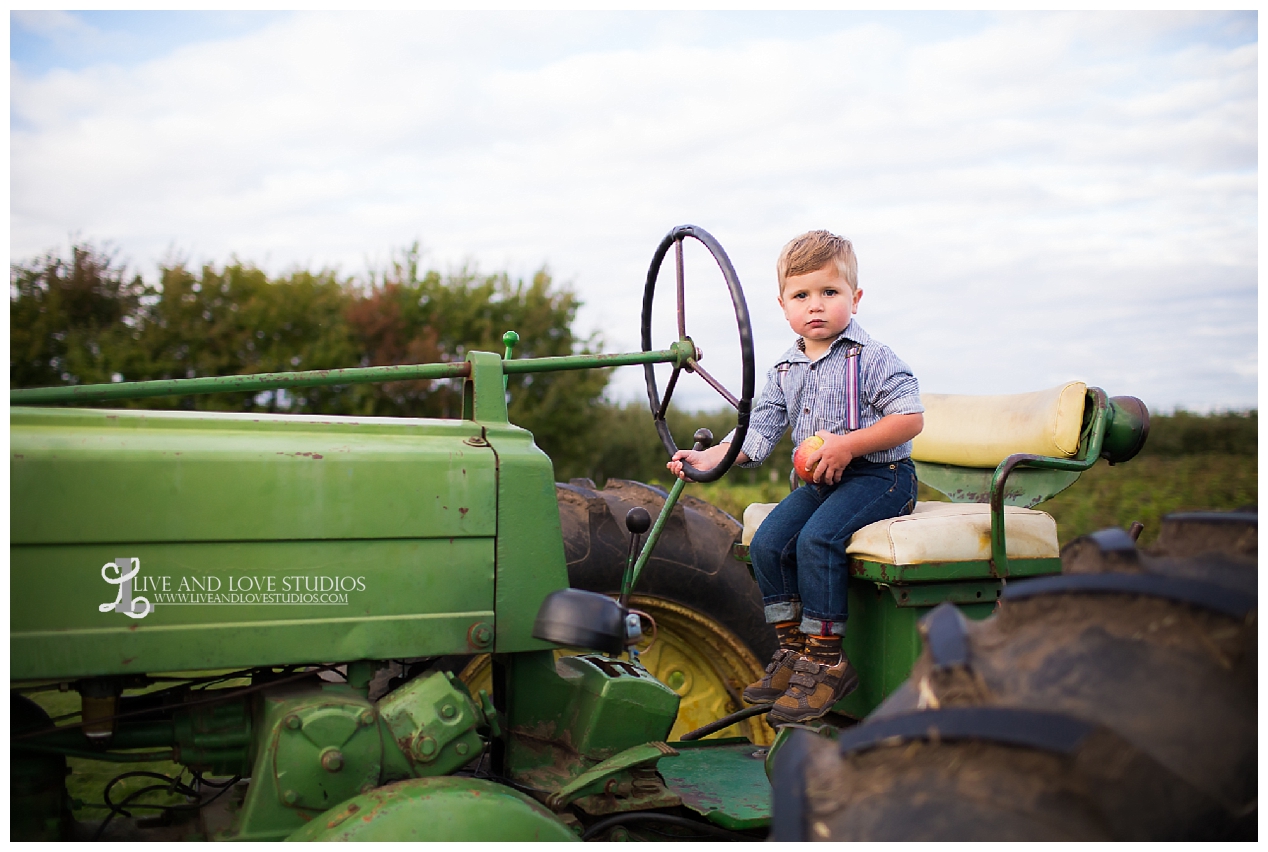 lakeville-mn-apple-orchard-family-photographer_0033.jpg