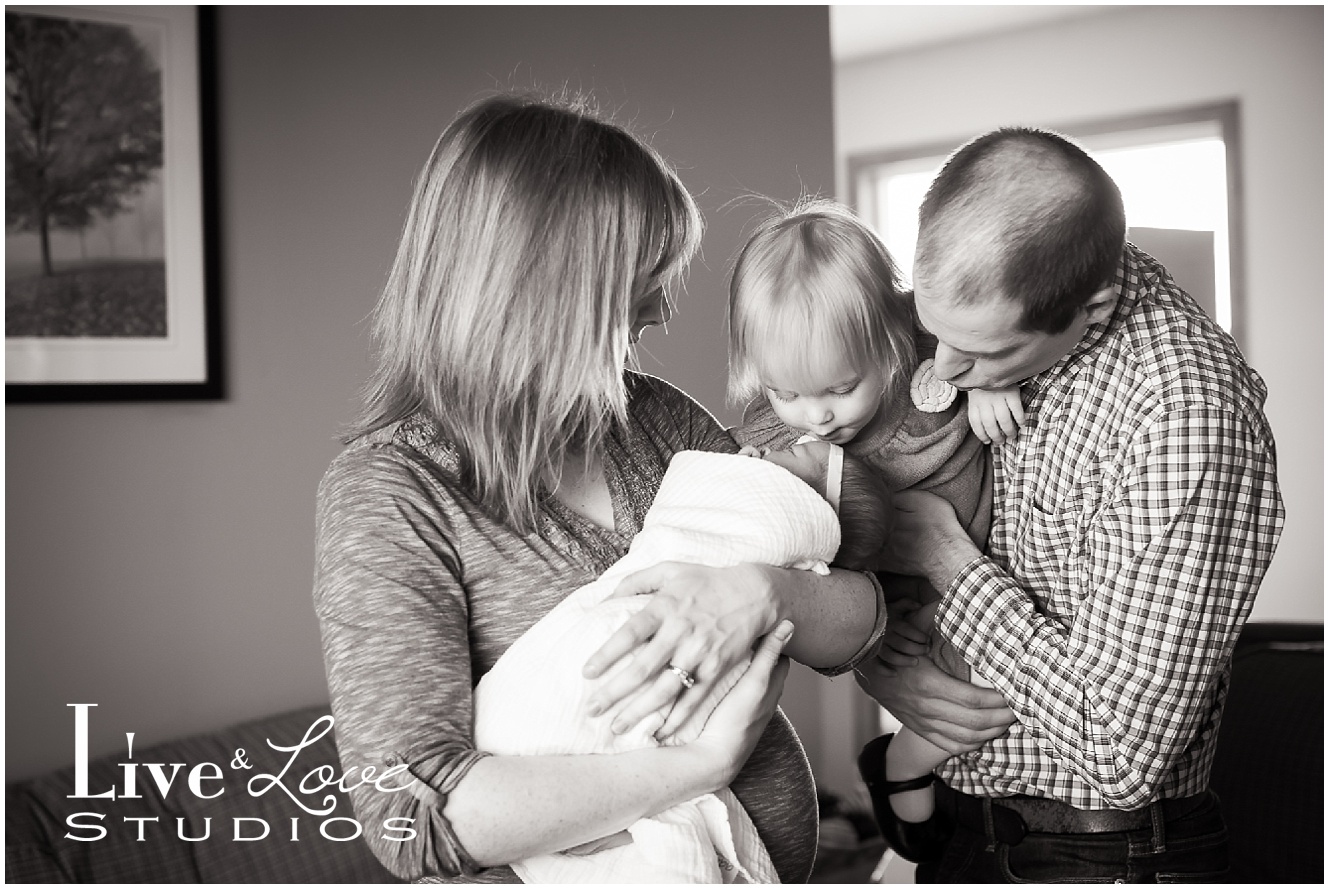 shakopee-mn-newborn-child-lifestyle-family-photographer_0019.jpg